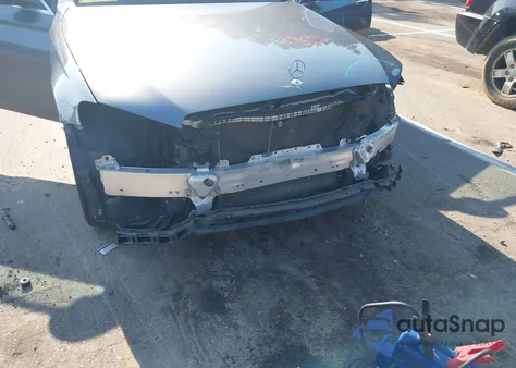 2017 Mercedes-Benz E 300 z USA, uszkodzony, nr VIN WDDZF4JB5HA175434